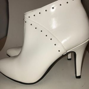 All white faux leather boots size 7